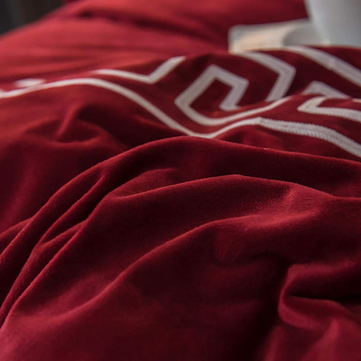 Luxury Aplic Work Velvet Duvet Set - Red